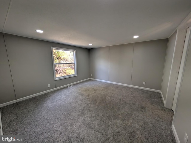 spare room with carpet flooring