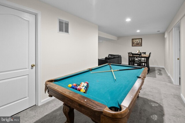 recreation room featuring carpet floors