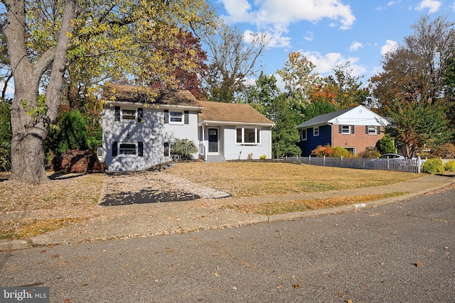 view of front of house with a front yard