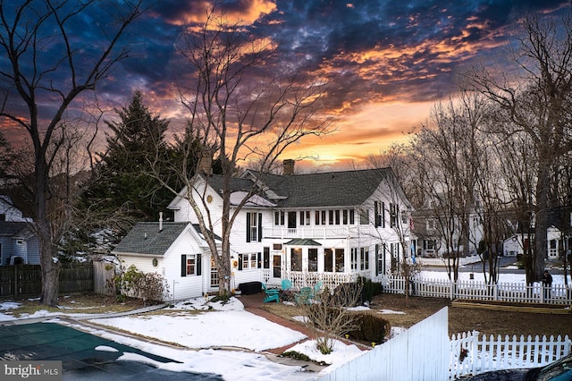 view of front of property