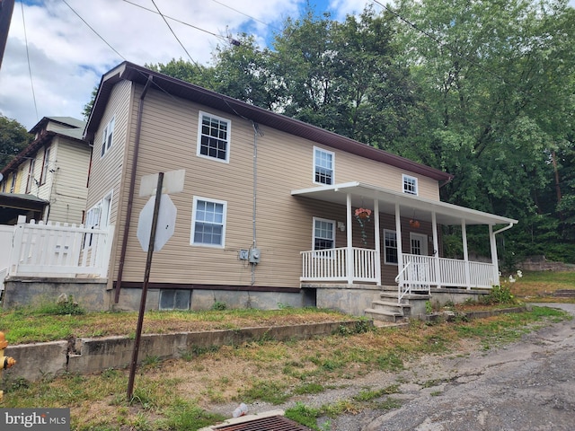 view of front of home with covered porch