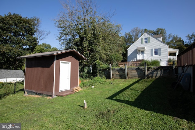 view of yard with a storage shed