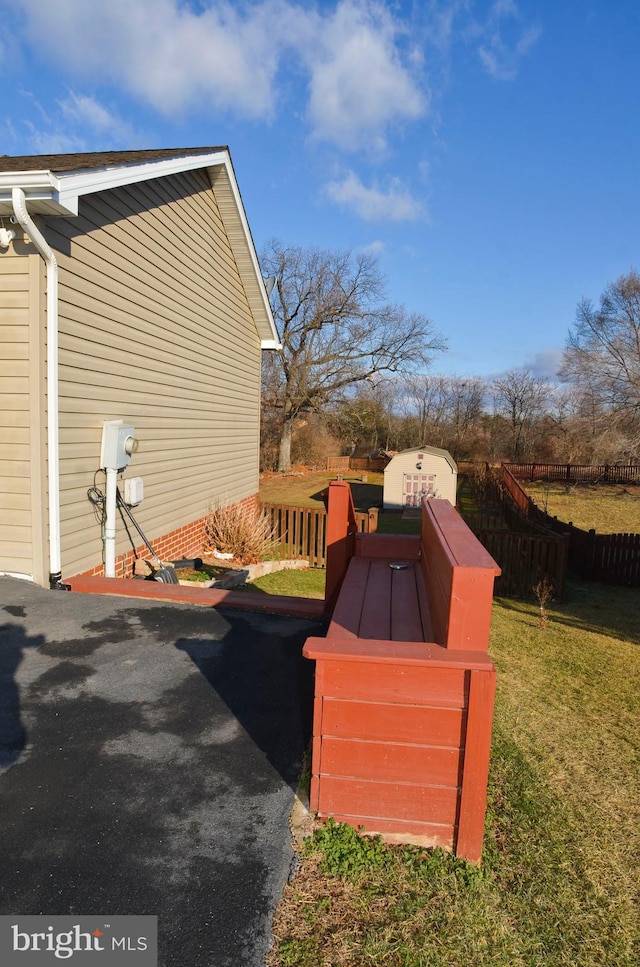 exterior space featuring a yard