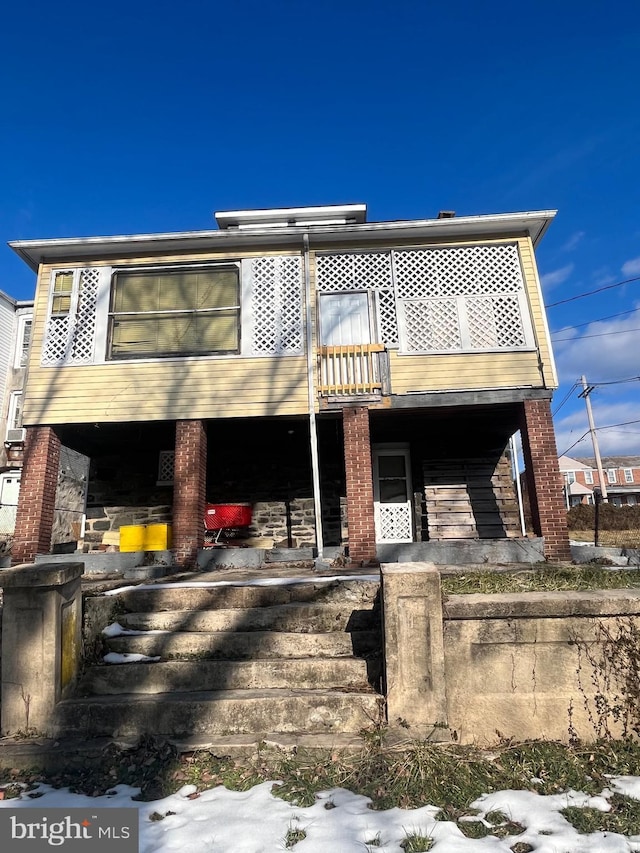 view of front of property with a porch