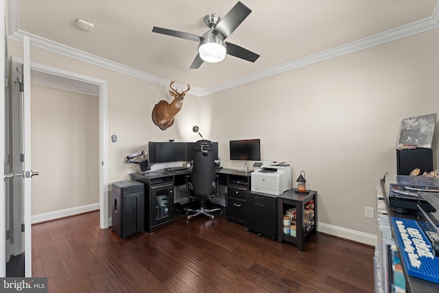 home office with ceiling fan, ornamental molding, dark wood-style flooring, and baseboards