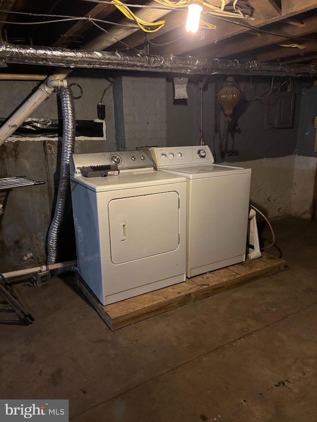 laundry room featuring washer and dryer