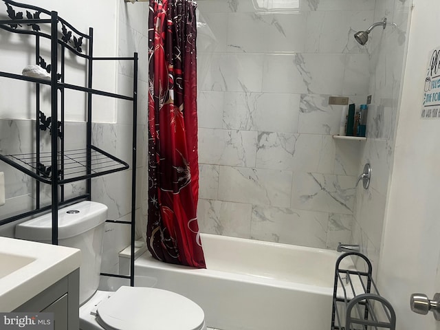 full bathroom featuring shower / tub combo with curtain, vanity, and toilet