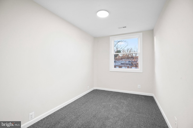 view of carpeted spare room