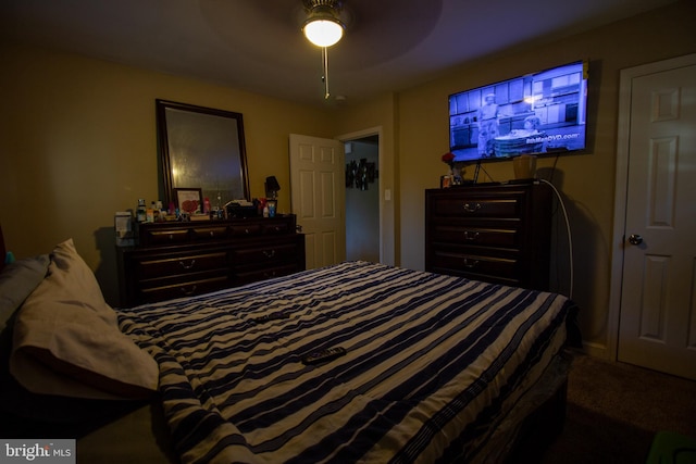 bedroom featuring ceiling fan