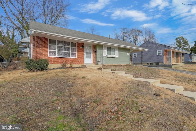 view of front of property with a front yard