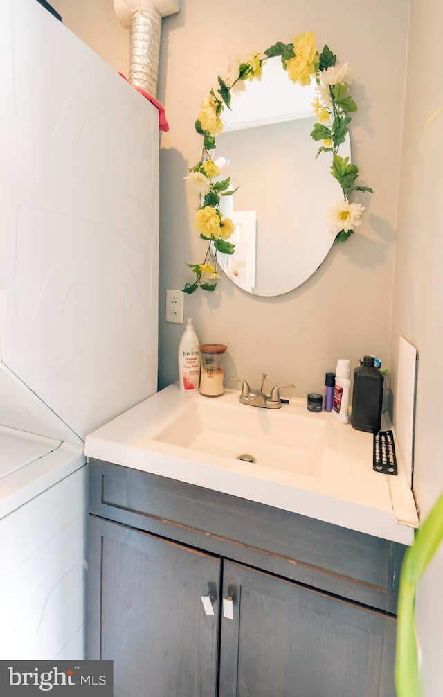 3416 W Clearfield St, Philadelphia, PA 19132 - bathroom featuring vanity