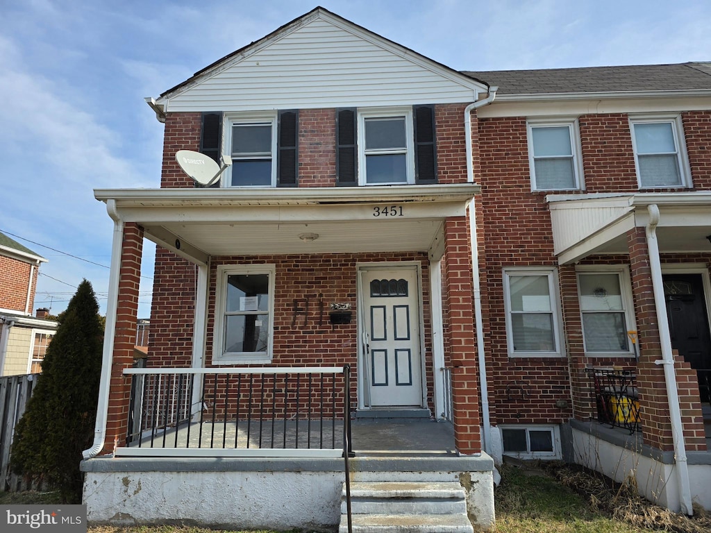 view of front facade featuring covered porch