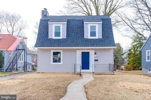 view of front of house with a front yard