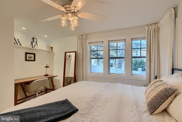 bedroom with ceiling fan