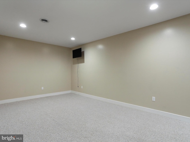 spare room featuring carpet flooring