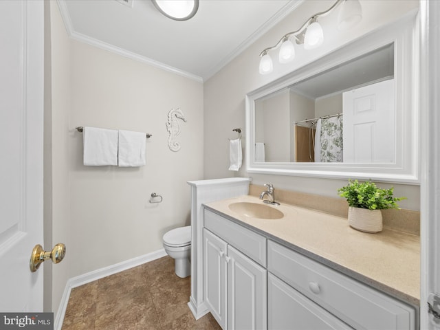 bathroom with a shower with curtain, ornamental molding, toilet, and vanity