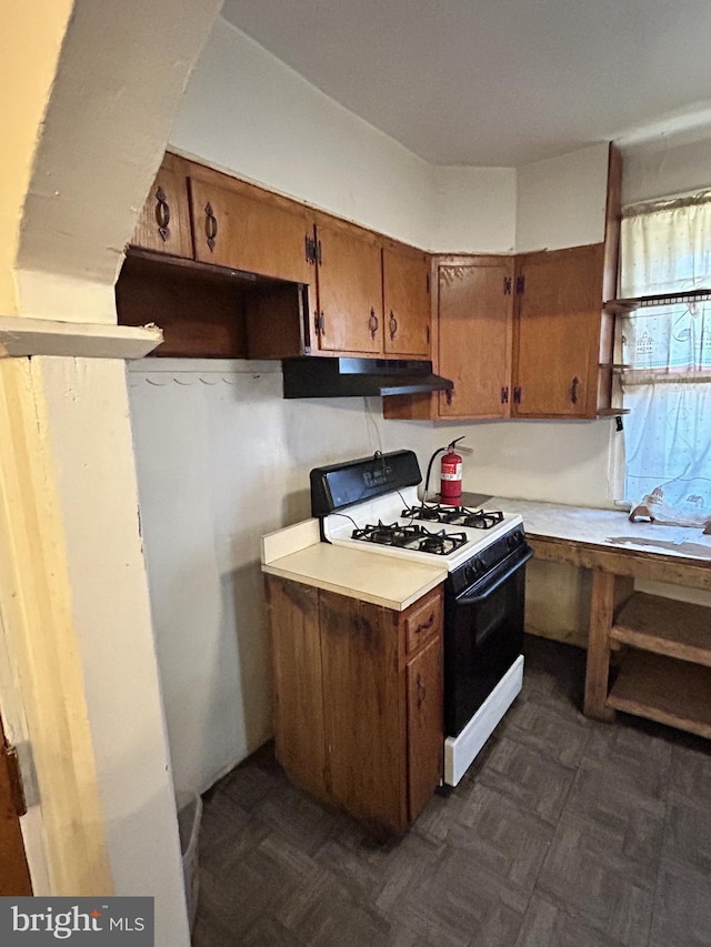 kitchen featuring gas stove