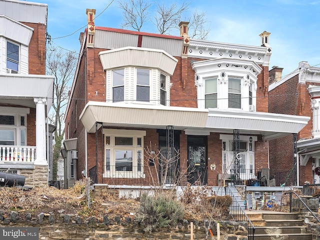 view of front of house featuring covered porch