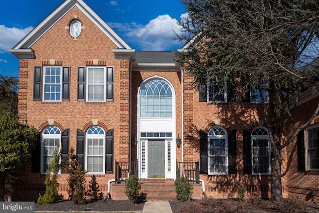 view of colonial inspired home