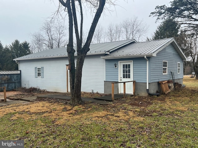 30 Foggy Bottom Ln, Berkeley Springs, WV 25411 - rear view of house featuring a lawn