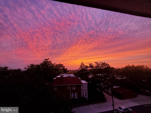 view of aerial view at dusk