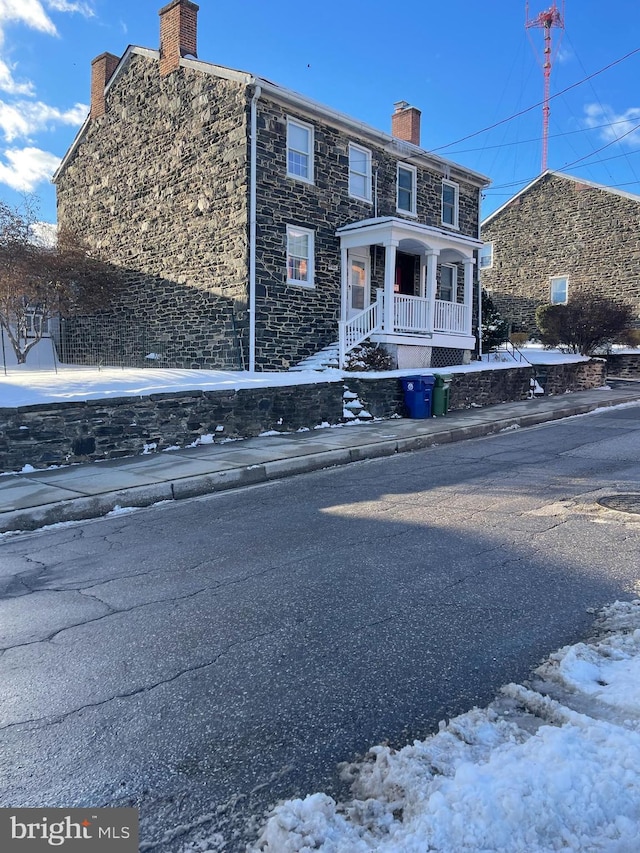 view of front of house featuring a porch