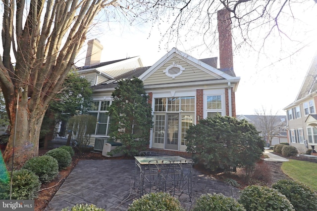 view of front of home featuring a patio area