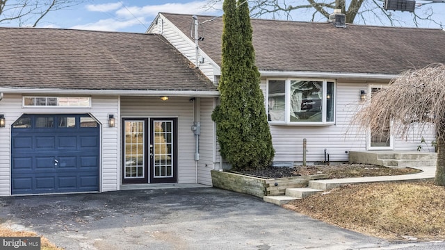 view of front facade with a garage