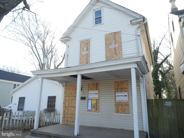 view of front of house with covered porch