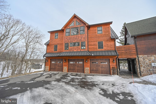 view of front of property featuring a garage