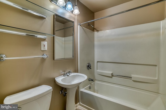 full bath featuring toilet and shower / bathing tub combination