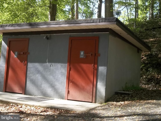 view of outbuilding