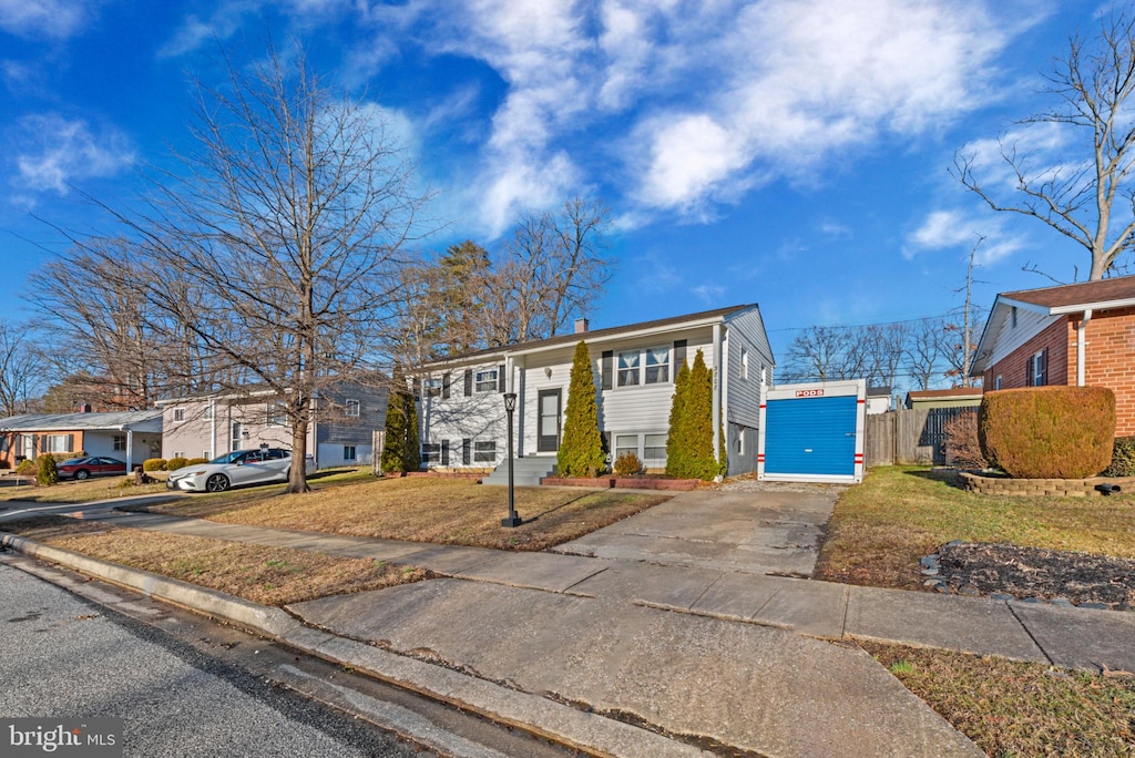 view of front of home with a front lawn