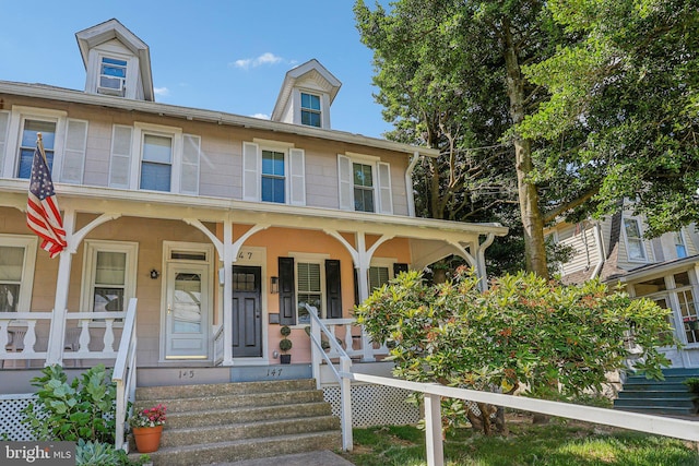 view of front of property with covered porch