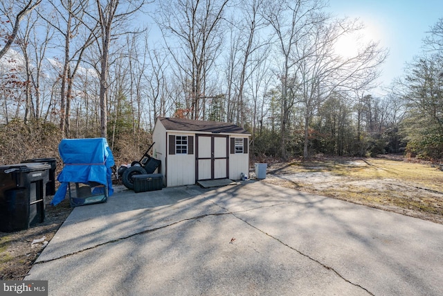 view of outbuilding