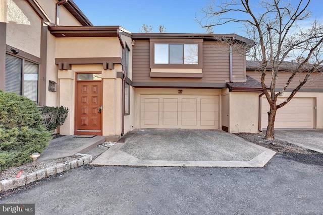 view of front of house featuring a garage