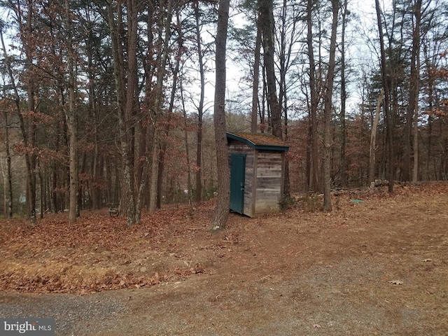 view of outbuilding