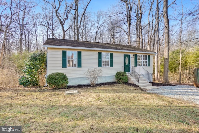 view of front of house featuring a front yard