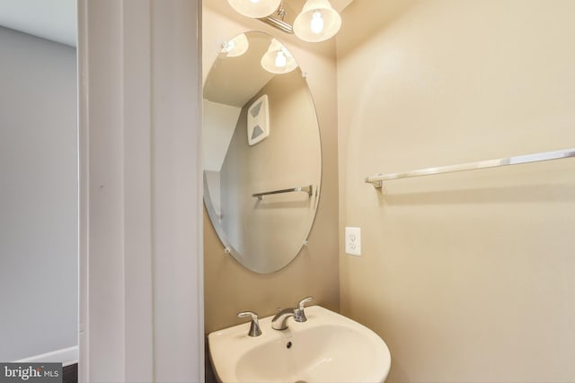 bathroom featuring sink