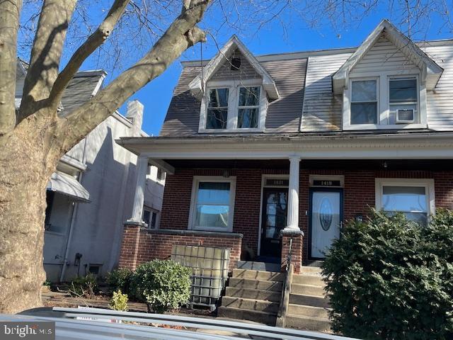 view of front of property with covered porch