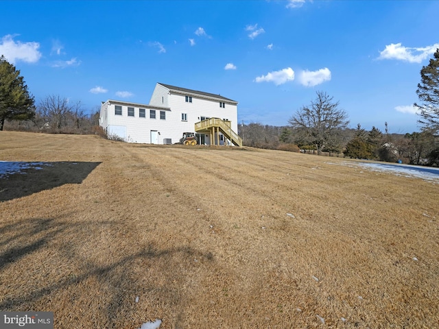 exterior space featuring a lawn