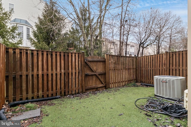 view of yard featuring cooling unit