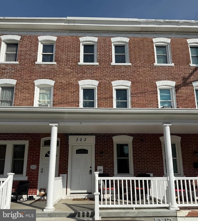 view of front of home with covered porch