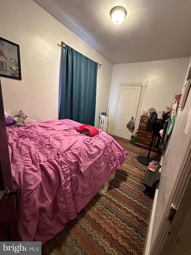 bedroom with carpet flooring