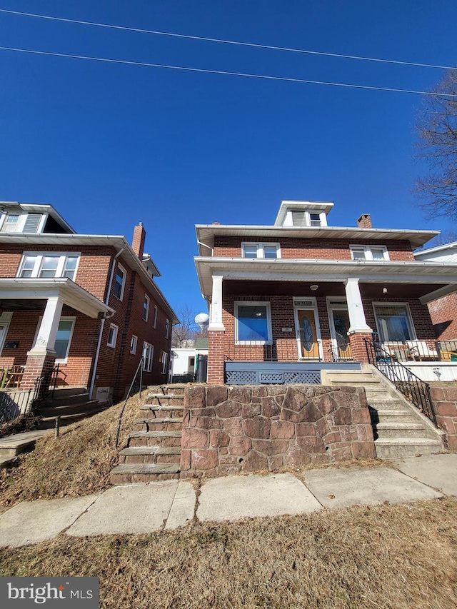 view of front facade featuring a porch