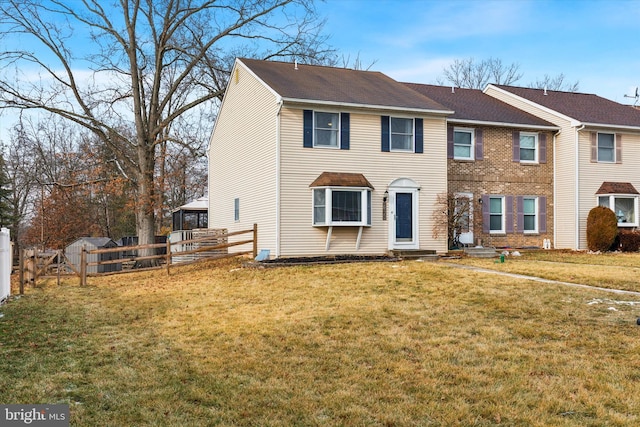 view of front of house featuring a front yard