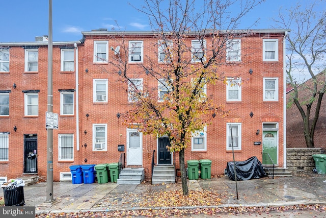 892 Lombard St W, Baltimore, MD 21201 - view of front facade with entry steps and brick siding