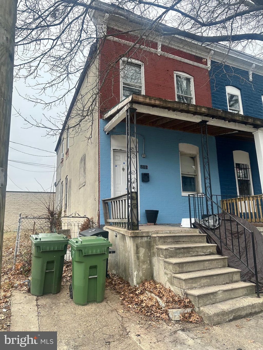 view of front of property with a porch