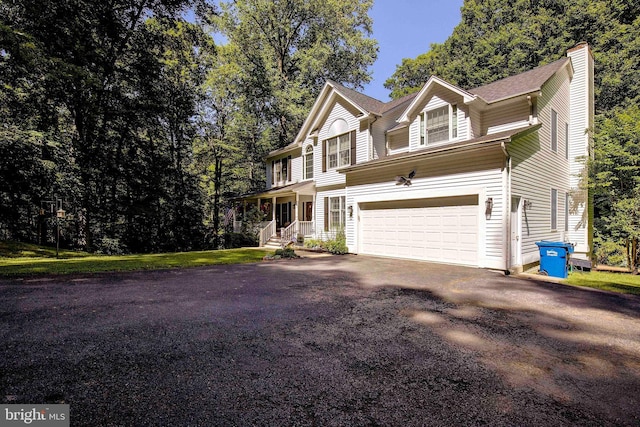 view of front facade featuring a garage