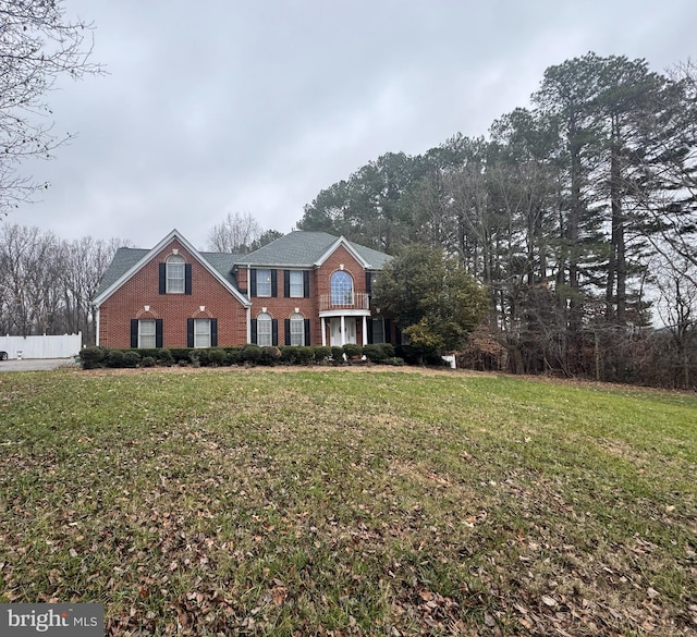 view of front of property with a front yard